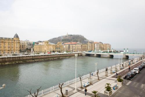 Deluxe Apt-Views To Historic Maria Cristina Hotel San Sebastián Zewnętrze zdjęcie